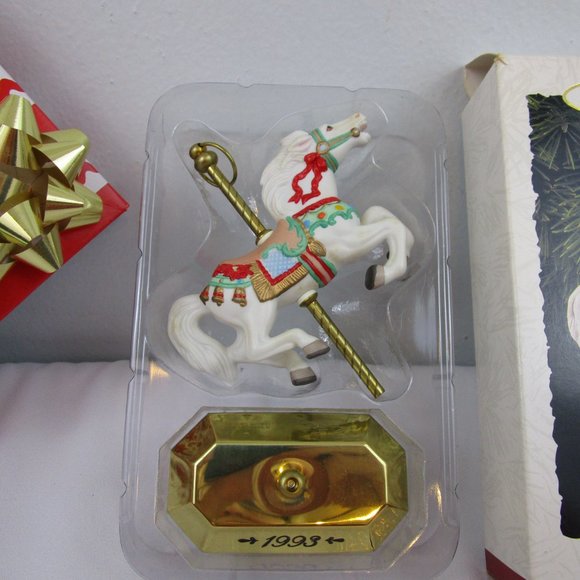 Hallmark 1993 Christmas Ornament Tobin Farley Carousel 2nd in Series with Stand - Picture 2 of 14